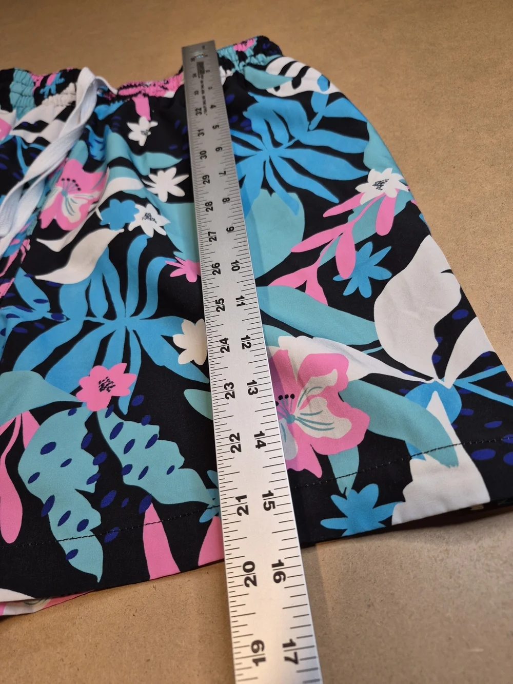 chubbies Tropical Floral Swim Shorts in Teal, Pink & Black 4358/13